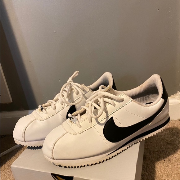 nike cortez poshmark